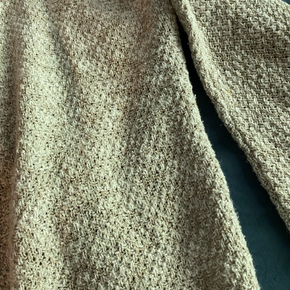 SOLD AE Knitted Cardigan - Picture 2 of 4